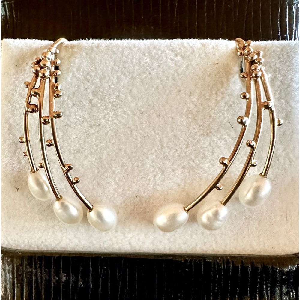 ♥️Valentines Special♥️Unique Handmade Oval Pearl & Gold Granulated Earrings